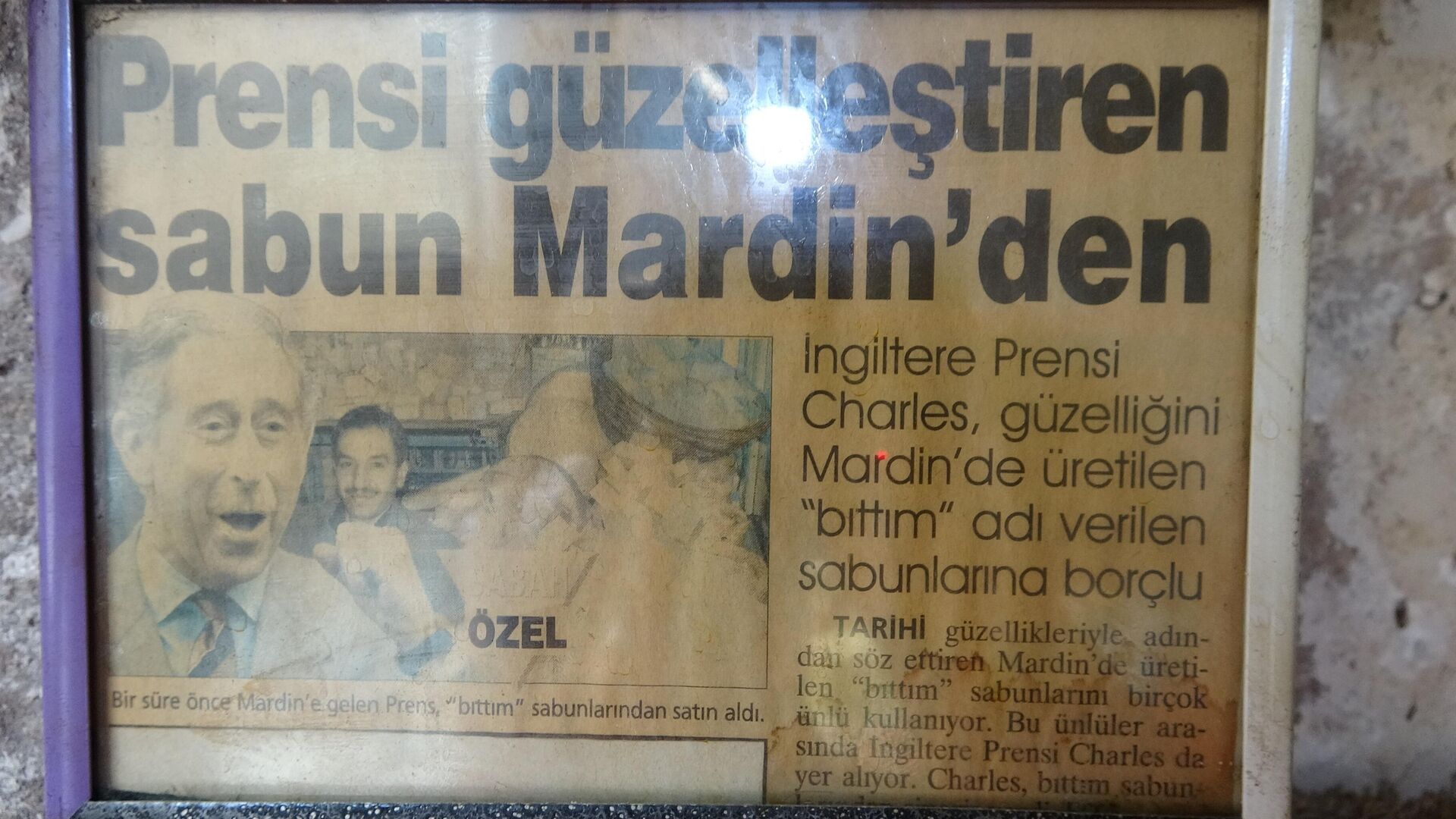 Mardin'in Artuklu ilçesinde 4 kuşaktır sabunculuk yapan Mehmet Dede, 15 yıl önce Mardin'i ziyaret eden Prens Charles'ın 15 yıldır sürekli 3 çeşit sabunu sipariş ettiğini söyledi. - Sputnik Türkiye, 1920, 13.05.2022
