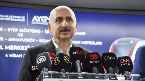 Bakan Karaismailoğlu: Halkalı-Yeni Havalimanı metro hattı yüzde 78 tamamlandı - Sputnik Türkiye