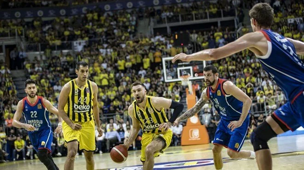 Fenerbahçe Beko, ING Basketbol Süper Ligi play-off final serisi ikinci maçında Anadolu Efes'i 93-78 yendi. - Sputnik Türkiye
