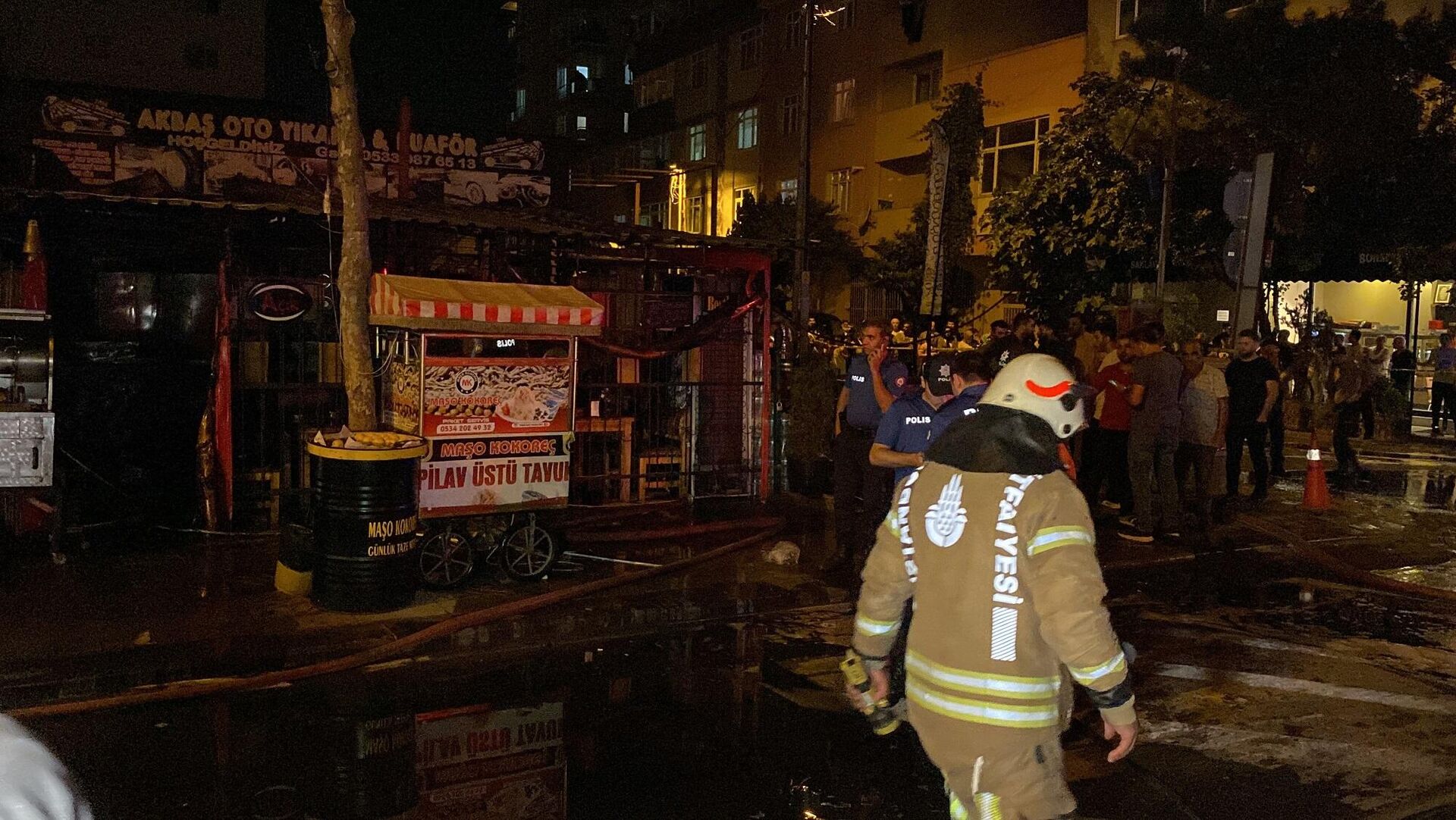 - Sultanbeyli’de restoranında patlama, patlayan restoran alev alev yandı
 - Sputnik Türkiye, 1920, 01.07.2022