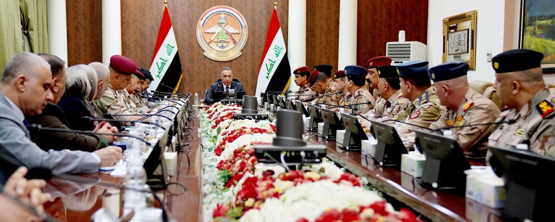Başbakan Mustafa Kazımi, silahlı kuvvetler ve Savunma Bakanlığı’ndan üst düzey yetkililerin katılımıyla gerçekleştirilen Irak Yüksek Güvenlik Kurulu toplantısına başkanlık etti. - Sputnik Türkiye, 1920, 21.07.2022