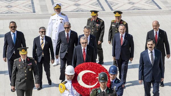Cumhurbaşkanı Erdoğan başkanlığındaki YAŞ üyeleri Anıtkabir'i ziyaret etti - Sputnik Türkiye