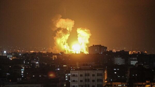 İsrail'in Gazze'ye yönelik düzenlediği hava saldırısı - Sputnik Türkiye