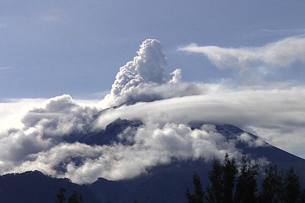 Meksikalı yetkililer, son 8 gün içinde üçüncü kez Popocatepetl Yanardağı'nda yeni bir patlama meydana geldiğini bildirdi. - Sputnik Türkiye