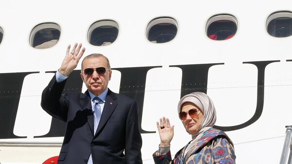 Cumhurbaşkanı Recep Tayyip Erdoğan, özel uçak TC. TRK ile , Şanghay İşbirliği Teşkilatı 22’nci Devlet Başkanları Zirvesi’ne katılmak üzere Özbekistan’a hareket etti.  - Sputnik Türkiye