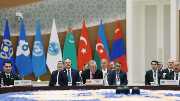 Cumhurbaşkanı Recep Tayyip Erdoğan, Şanghay İşbirliği Örgütü Zirvesi'ne katılıyor. - Sputnik Türkiye