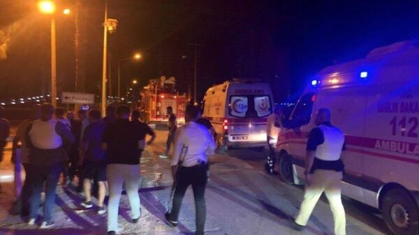 İçişleri Bakanı Süleyman Soylu, Mersin'deki polisevine yönelik terör saldırısında bir polisin şehit olduğunu, bir polisin de yaralandığını açıkladı. - Sputnik Türkiye