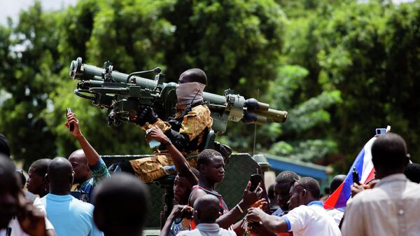 Burkina Faso’da 30 Eylül’de askeri darbeyle görevine son verilen Yarbay Paul-Henri Sandaogo Damiba, Togo’ya sığındı. - Sputnik Türkiye
