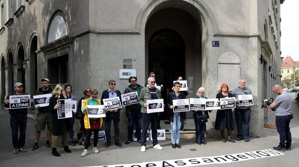 Hırvatistan ve Sırbistan'da WikiLeaks'in kurucusu Assange'a destek gösterileri düzenlendi - Sputnik Türkiye