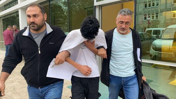 17 yaşındaki çocuk taksiyi tüfekle gasp etti: 'Günümü gün etmek için çaldım' - Sputnik Türkiye