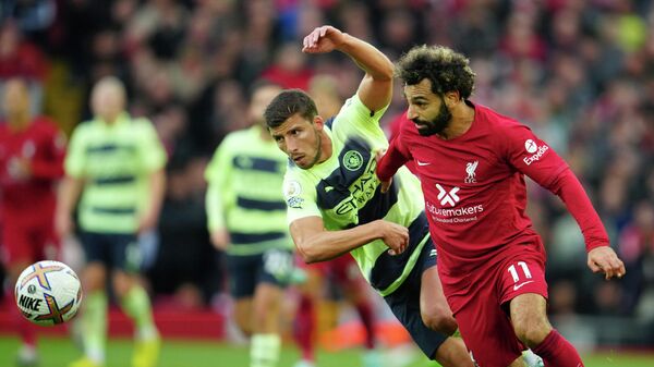 İngiltere Premier Lig'de Liverpool'un Manchester City'yi 1-0 mağlup ettiği maçın tek golünü atan Mısırlı yıldız Muhammed Salah, kulübün efsane oyuncularından birisini daha geride bıraktı. - Sputnik Türkiye