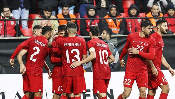 Diyarbakır'da oynanan hazırlık maçında Türkiye, İskoçya'yı 2-1 yendi. - Sputnik Türkiye