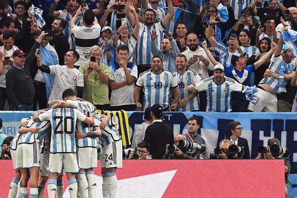 Katar'da düzenlenen 2022 FIFA Dünya Kupası Yarı Final müsabakasında Arjantin, Messi’nin yıldızlaştığı maçta Hırvatistan’ı 3-0 mağlup ederek finale yükseldi. - Sputnik Türkiye