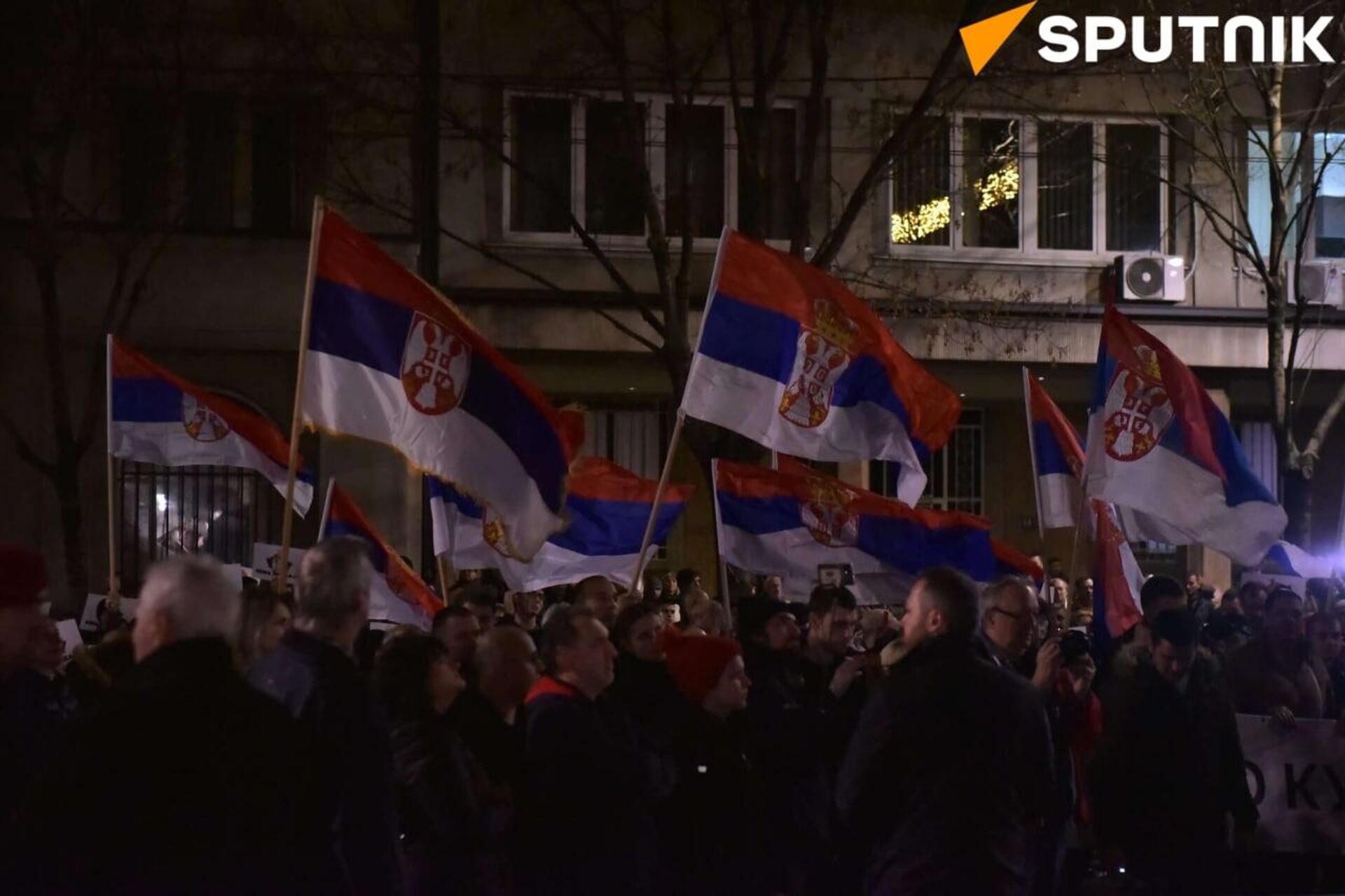 Sırbistan'da Kosovalı Sırplara destek gösterisi düzenlendi - Sputnik Türkiye, 1920, 16.12.2022