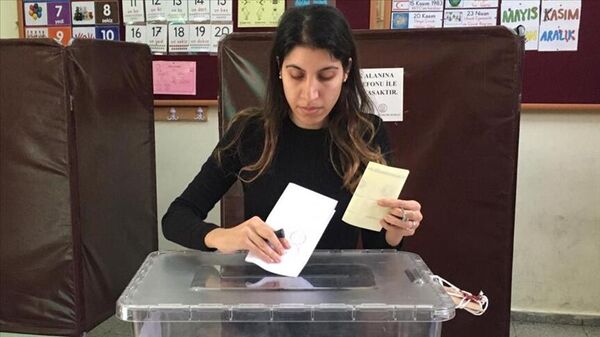 Kuzey Kıbrıs'ta yapılan yerel seçimlerde, sabah saat 08.00'de başlayan oy kullanma işlemi saat 18.00'de (TSİ 19.00) son buldu. - Sputnik Türkiye