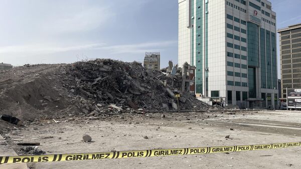 Kayseri'deki 12 katlı binanın yıkımı - Sputnik Türkiye