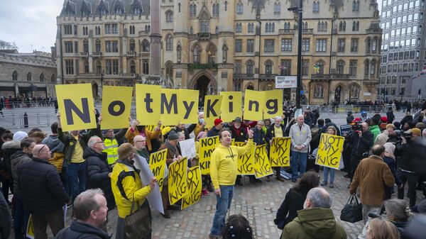 İngiltere’de monarşi karşıtı protesto düzenlendi - Sputnik Türkiye