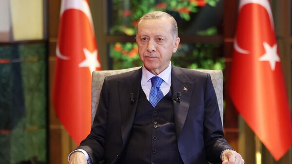 Cumhurbaşkanı Recep Tayyip Erdoğan, Kanal 24 ve TV 360 ortak yayınına katıldı.
 - Sputnik Türkiye
