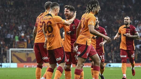 Spor Toto Süper Lig lideri Galatasaray, 29. haftada konuk ettiği Yukatel Kayserispor'u 6-0 yendi. - Sputnik Türkiye
