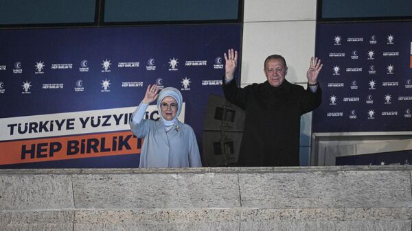  Erdoğan, AK Parti Genel Merkezi'nde balkon konuşması yaptı - Sputnik Türkiye