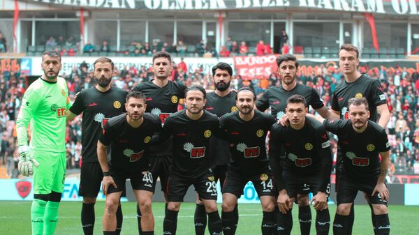 Eskişehirspor, TFF 3. Lig 1. Grup 33. haftasında Elazığspor'a 6-3 yenilerek Bölgesel Amatör Lig'e düştü. - Sputnik Türkiye