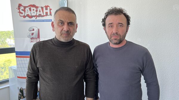 Almanya'da gözaltına alınan Türk gazeteciler İsmail Erel (solda) ve Cemil Albay (sağda) serbest bırakıldı - Sputnik Türkiye