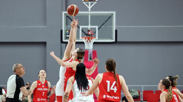Türkiye A Milli Kadın Basketbol Takımı, FIBA 2023 Kadınlar Avrupa Basketbol Şampiyonası hazırlık maçında Polonya ile Ahmet Cömert Spor Salonu'nda karşılaştı - Sputnik Türkiye