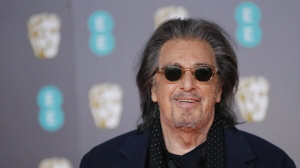 Hollywood’un yaşayan efsanesi Al Pacino yeniden baba olurken, bebeğin adı ve cinsiyeti de açıklandı.  - Sputnik Türkiye