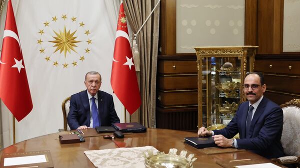Cumhurbaşkanı Recep Tayyip Erdoğan, Milli İstihbarat Teşkilatı (MİT) Başkanı İbrahim Kalın'ı kabul etti. - Sputnik Türkiye
