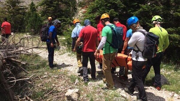 Niğde'de tırmanış esnasında dengesini kaybederek düşen dağcı hayatını kaybetti - Sputnik Türkiye