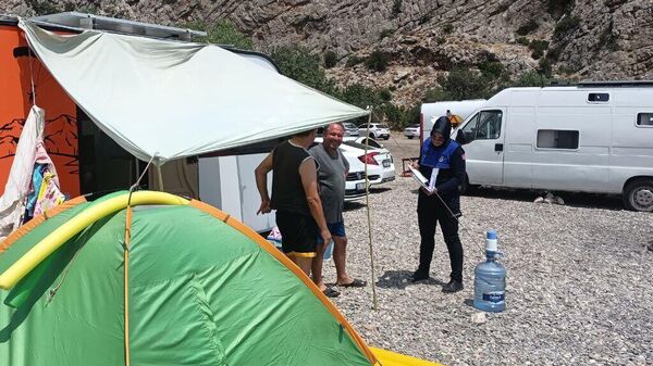 Sit alanına yerleştirilen çadır ve karavanlar kaldırılıyor - Sputnik Türkiye