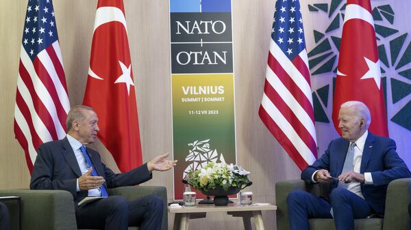 Cumhurbaşkanı Recep Tayyip Erdoğan, ABD Başkanı Joe Biden - Sputnik Türkiye