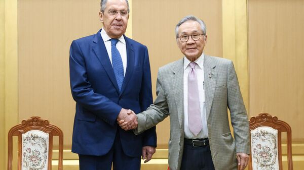 Rusya Dışişleri Bakanı Sergey Lavrov  ve  Taylandlı mevkidaşı Don Pramatvinai - Sputnik Türkiye