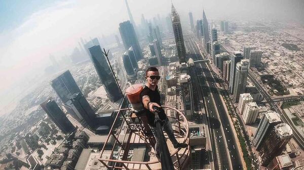 Yüksek binalara tırmanmasıyla tanınan ve 'Örümcek Adam' adıyla bilinen 30 yaşındaki Fransız sosyal medya fenomeni Remi Lucidi, Hong Kong’taki bir binanın 68. katından düşerek öldü. - Sputnik Türkiye