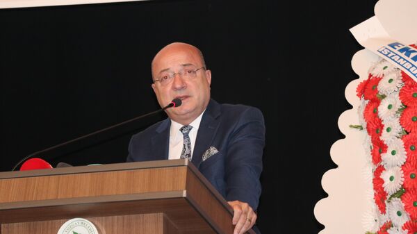 CHP genel başkan adaylarından İlhan Cihaner (fotoğrafta), CHP Yozgat İl Başkanlığının Yozgat Belediyesi Büyük Sinema Kültür ve Sanat Merkezi'nde düzenlenen 38. Olağan Kongresi'ne katıldı. - Sputnik Türkiye
