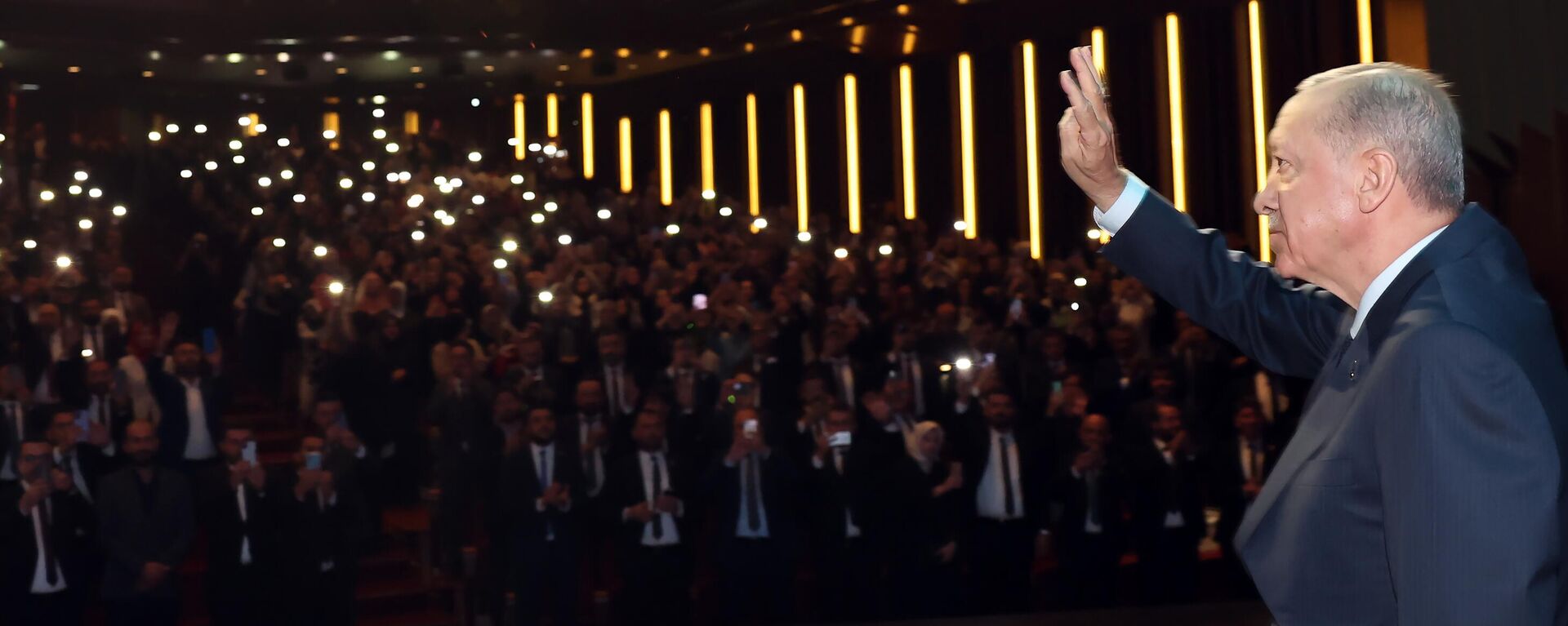 Cumhurbaşkanı Recep Tayyip Erdoğan, Beştepe Millet Kongre ve Kültür Merkezi'nde düzenlenen Türkiye Gençlik Vakfı (TÜGVA) Teşkilat Buluşması'na katıldı.
 - Sputnik Türkiye, 1920, 12.10.2023