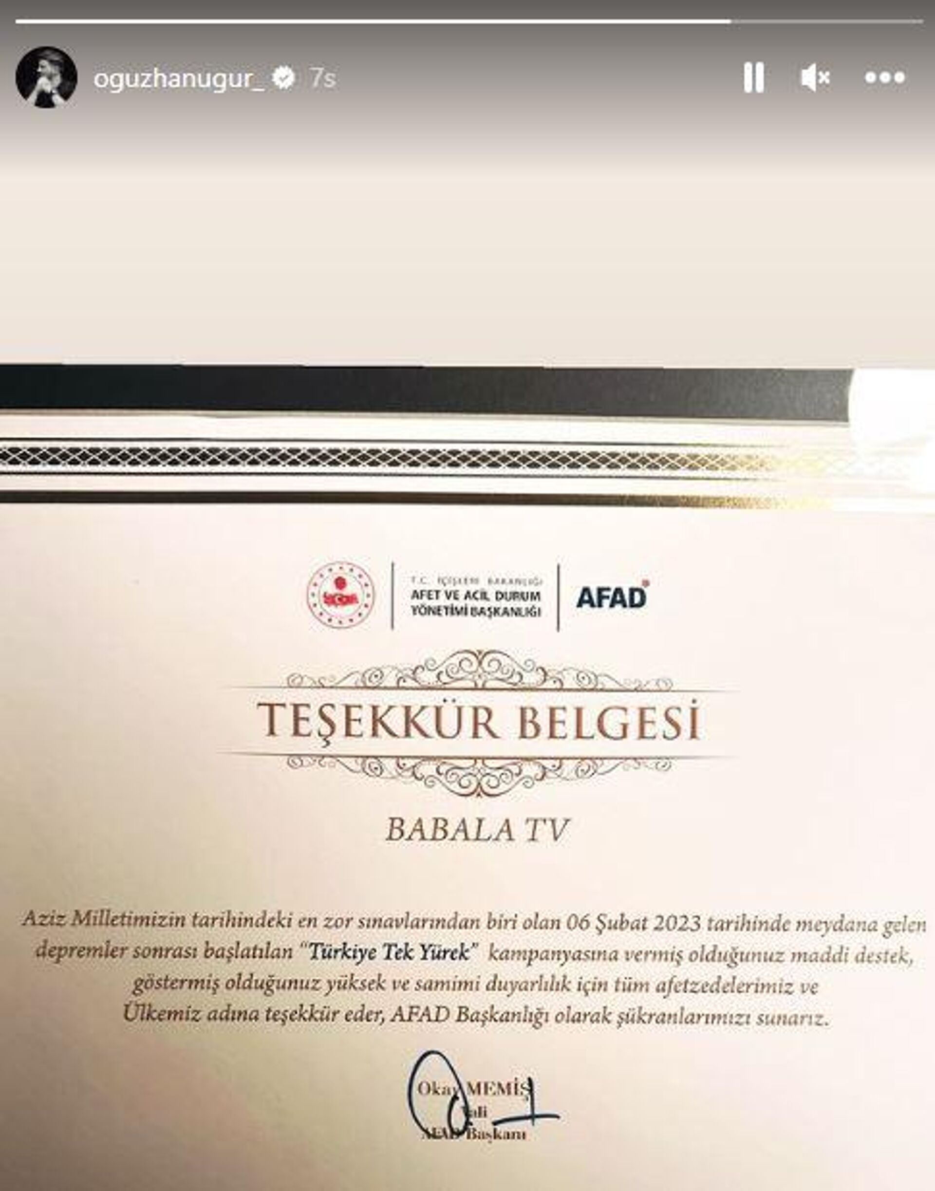 Babala TV sunucusu Oğuzhan Uğur AFAD'ın teşekkür belgesini Instagram hesabından paylaşmıştı. - Sputnik Türkiye, 1920, 02.11.2023