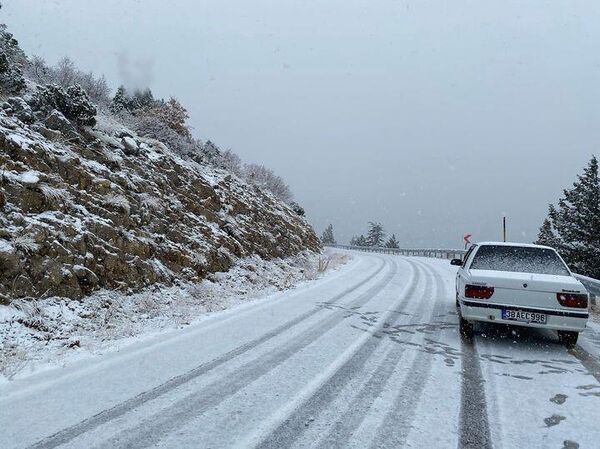 Adana'da mevsimin ilk karı yağdı. - Sputnik Türkiye