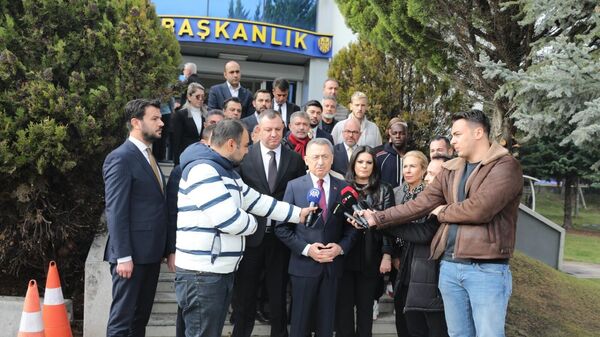 AK Parti Ankara milletvekillerinden, Ankaragücü'ne ziyaret - Sputnik Türkiye