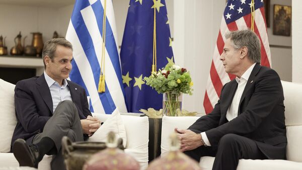 ABD Dışişleri Bakanı Antony Blinken (sağda) Yunanistan Başbakanı Kiryakos Miçotakis - Sputnik Türkiye