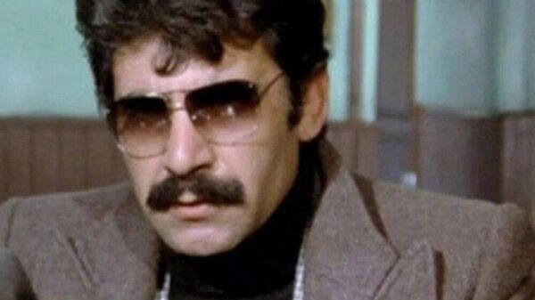 Türk sinemasında canlandırdığı kötü karakterlerle tanınan ve Korkusuz Korkak filmindeki Gaddar Kerim rolüyle hafızalara kazınan Hikmet Taşdemir - Sputnik Türkiye