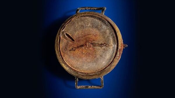 Atom bombasının kalıntılarında bulunan erimiş kol saati  - Sputnik Türkiye