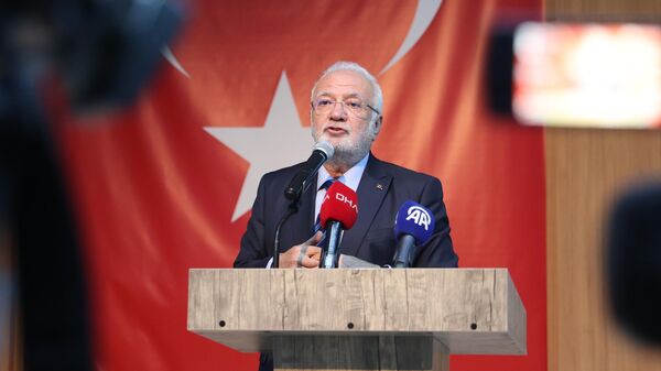 AK Parti Genel Başkanvekili Mustafa Elitaş, Nevşehir'de bir sosyal tesiste partililerle bir araya geldi. Elitaş, burada konuşma yaptı. ( - Sputnik Türkiye
