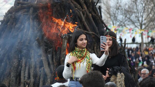 Diyarbakır’da Nevruz kutlaması - Sputnik Türkiye