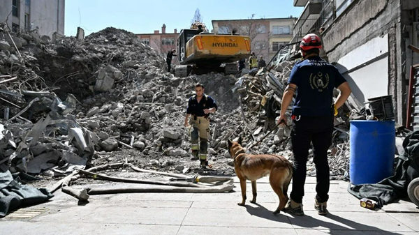 Ankara’da istinat duvarı çöktü: 1 işçi enkaz altında - Sputnik Türkiye