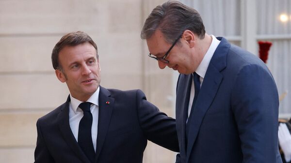 Fransa Cumhurbaşkanı Emmanuel Macron Sırp mevkidaşı Aleksandar Vucic ile - Sputnik Türkiye