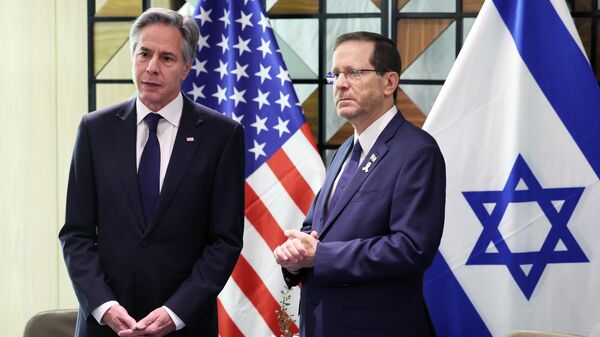 ABD Dışişleri Bakanı Antony Blinken, Tel Aviv'de İsrail Cumhurbaşkanı Isaac Herzog ile görüşme gerçekleştirdi. - Sputnik Türkiye