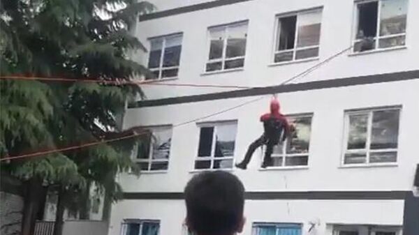 Tatbikatta görevli AFAD personeli metrelerce yükseklikten düştü - Sputnik Türkiye