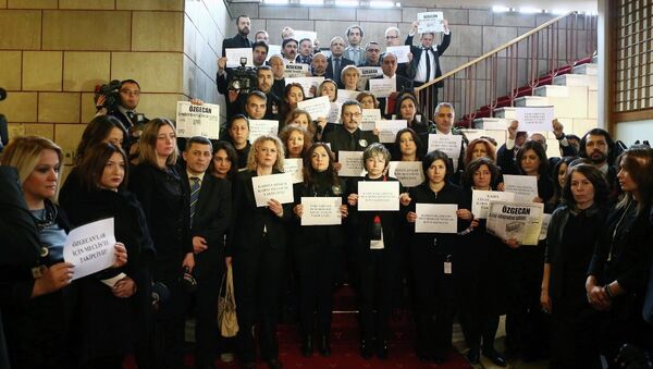 Gazetecilerden TBMM'de kadın cinayetlerine protesto - Sputnik Türkiye