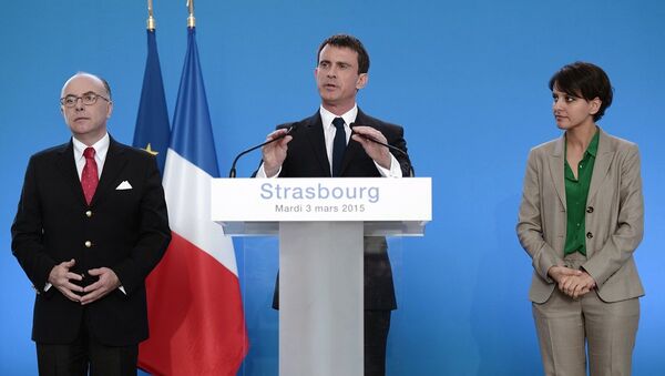 İçişleri Bakanı Bernaud Cazeneuve- Başbakan Manuel Valls- Eğitim Bakanı Najat Vallaud- Belkacem - Sputnik Türkiye